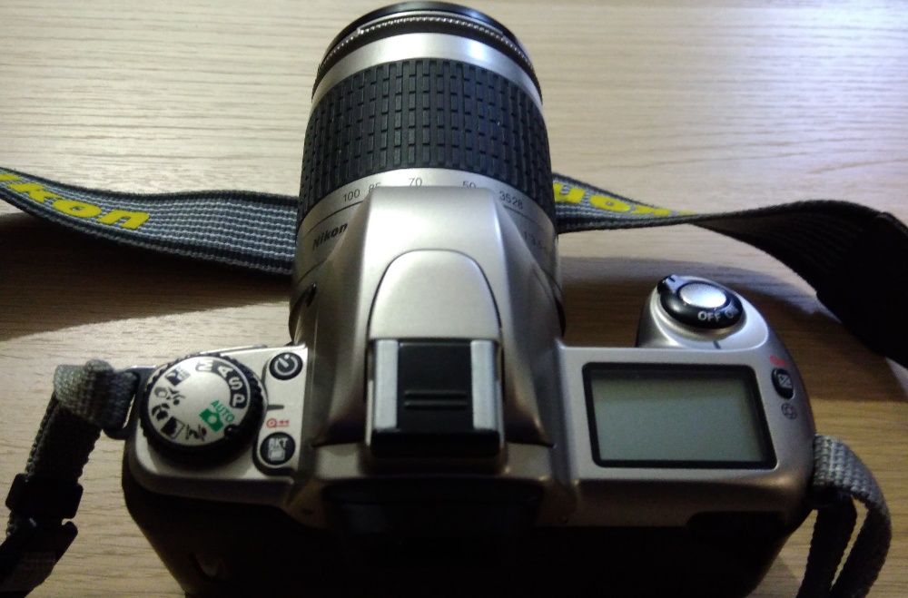 Maquina fotográfica Nikon F65 Prata SLR de 35mm + Objetiv