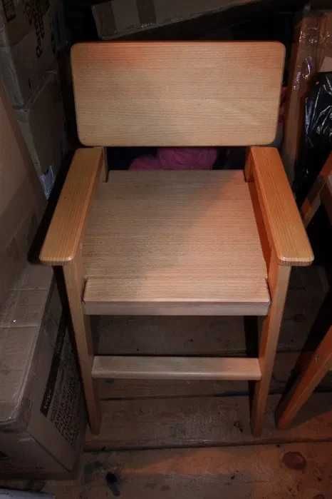 Krzesełko do karmienia drewniane