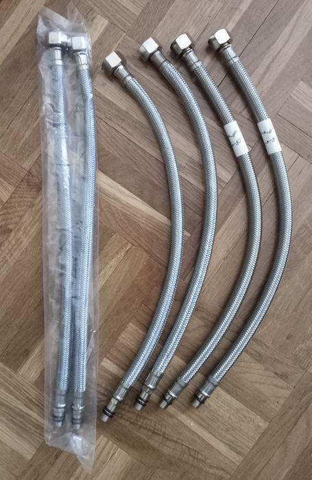 Wężyki przyłączeniowe baterii kranu, o długości 30 cm, na 3/8'