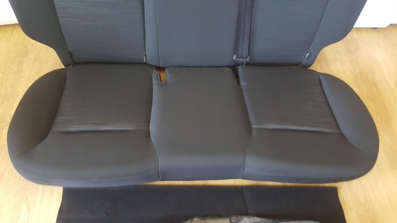 Przekładka z vana do Peugeot 208 kanapa pasy zestaw