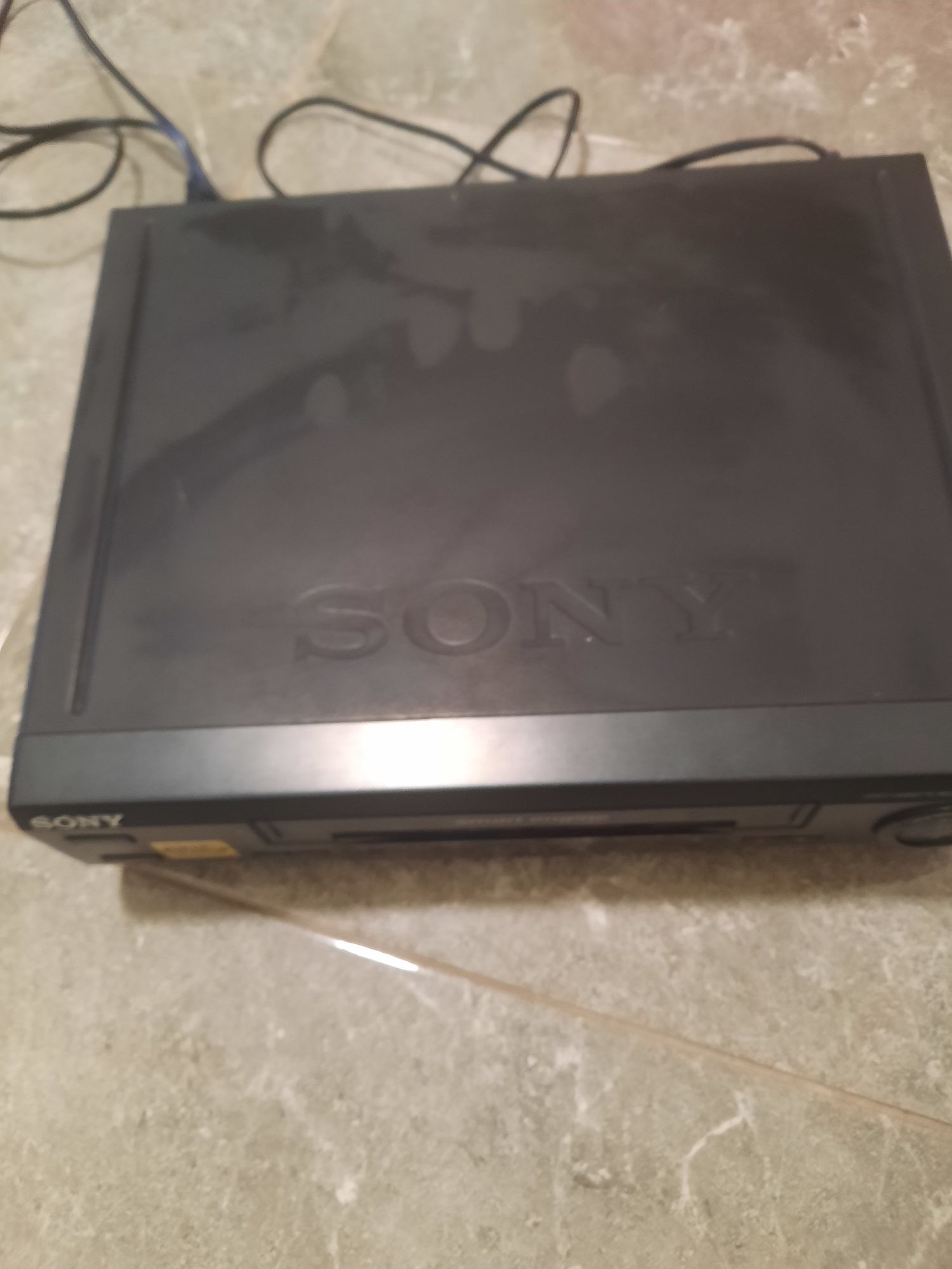 Vídeo  sony cassetes VHF mais cassetes de desenhos animados varios