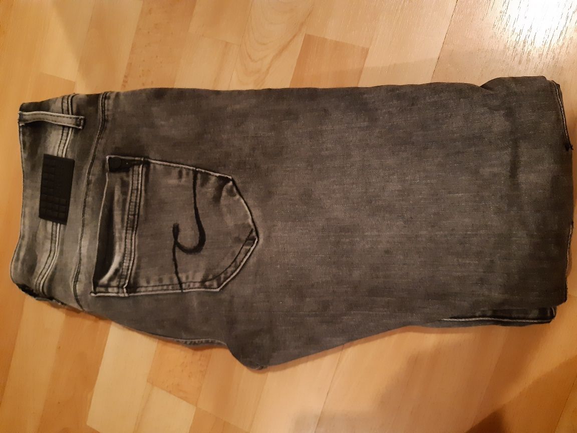 Spodnie jeansy cross W30 L32