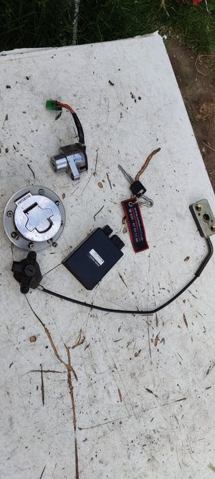 Suzuki vz 800 maruder stacyjka moduł klucz zamek korek