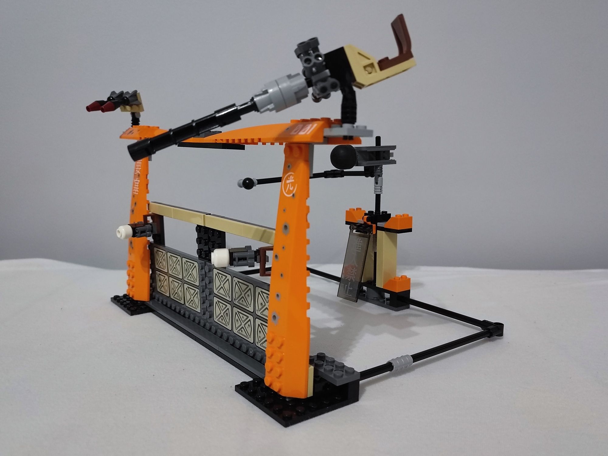 LEGO® 7705 Exo-Force - Atak na bramę