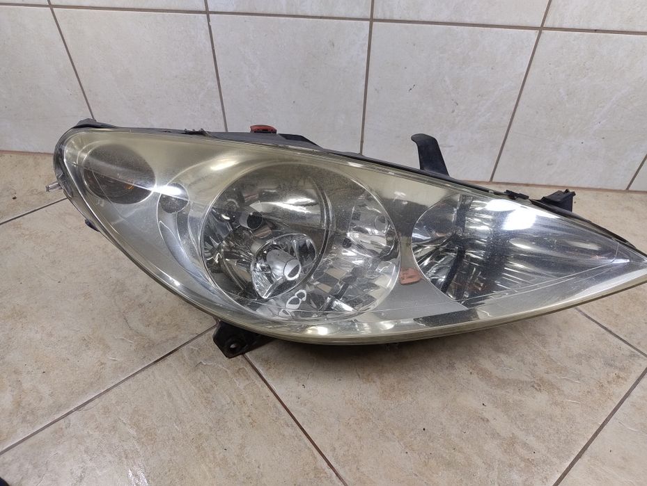 Lampa reflektor Peugeot 307 01- prawy przód Europa wysyłka OLX