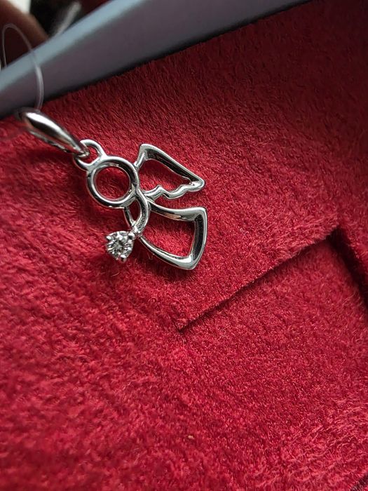 Кулон новый с бриллиантом