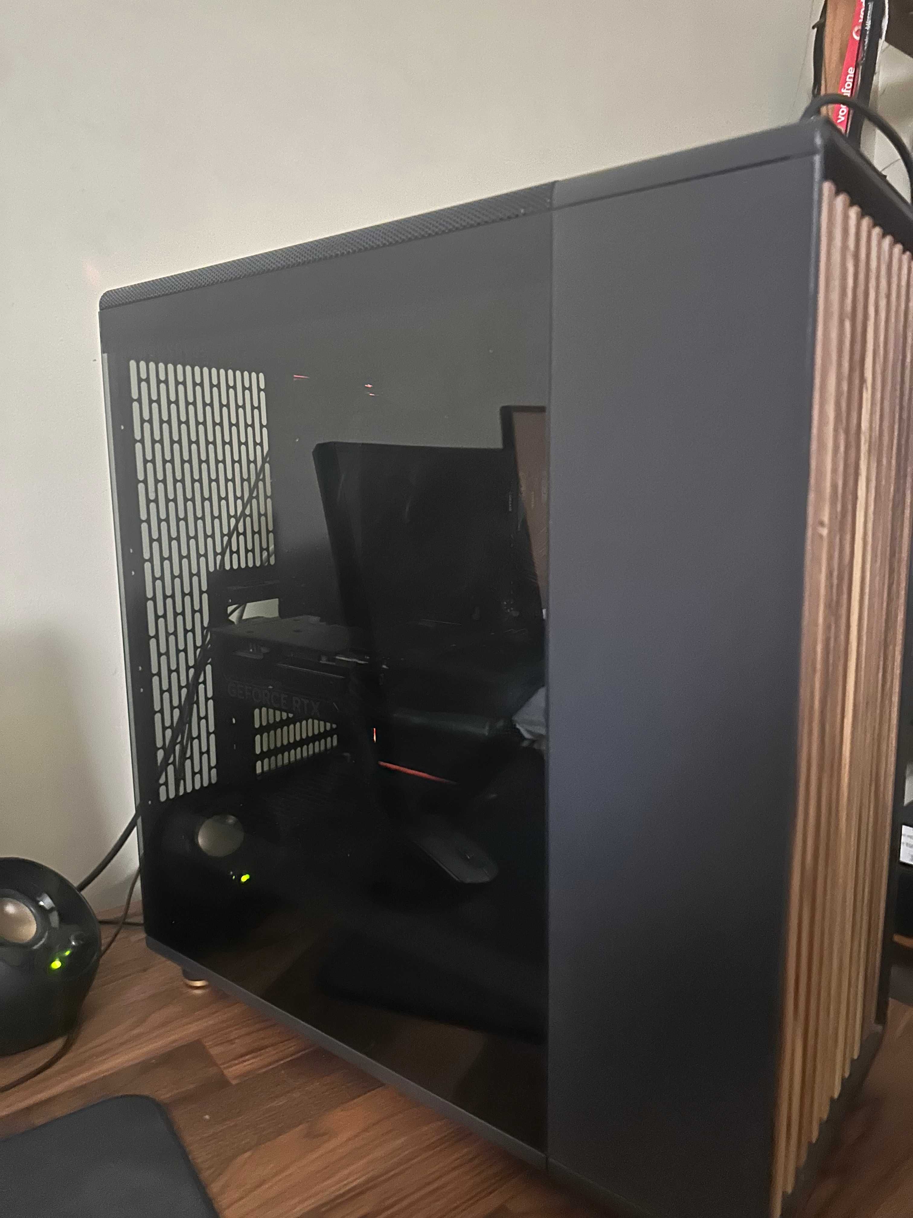 PC RTX 4070 Ryzen 7 5800X 16GB RAM
