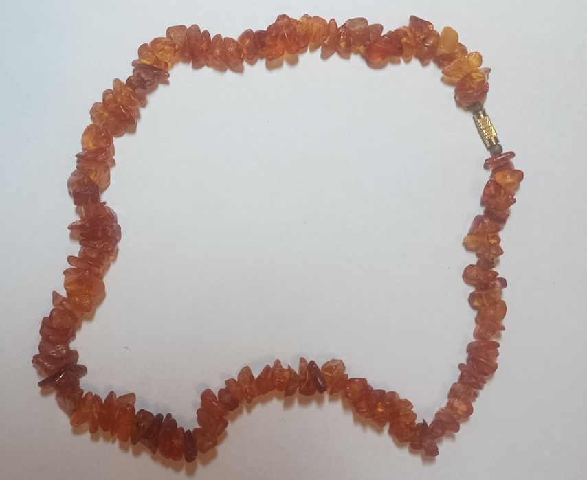 Колье и ожерелья из натуральных камней.