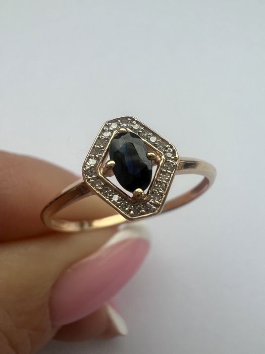 Золотое кольцо с бриллиантами и сапфиром р.18 красное золото 585 проба