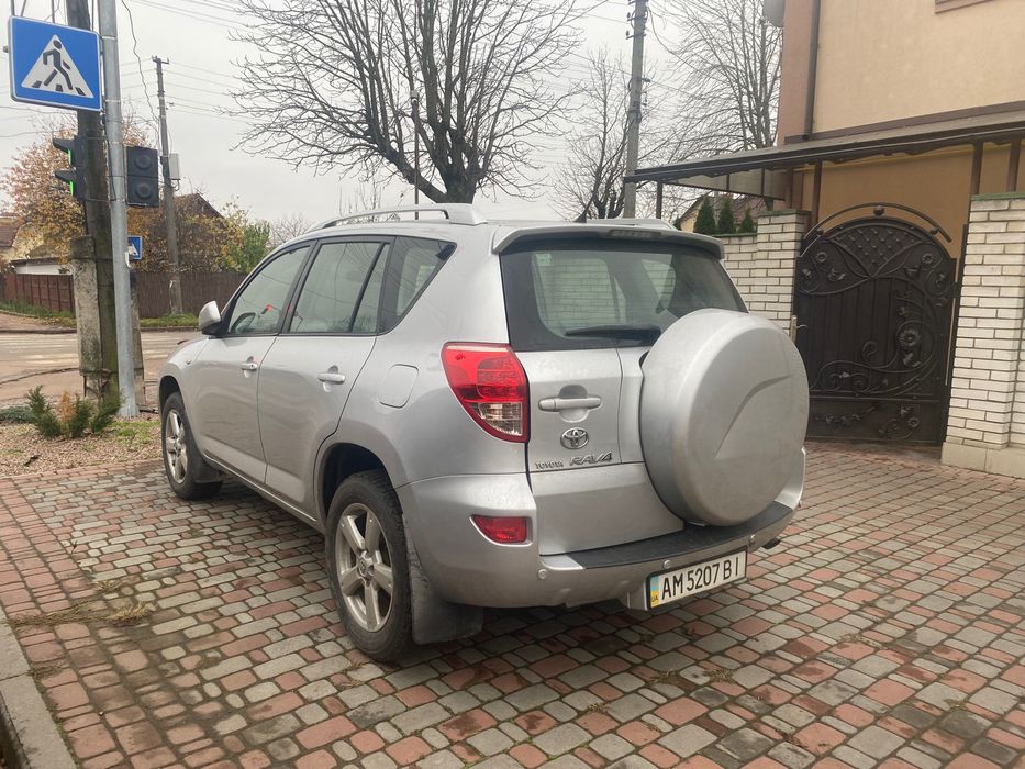 Продам Тойоту Рав 4 2007 рік автомат