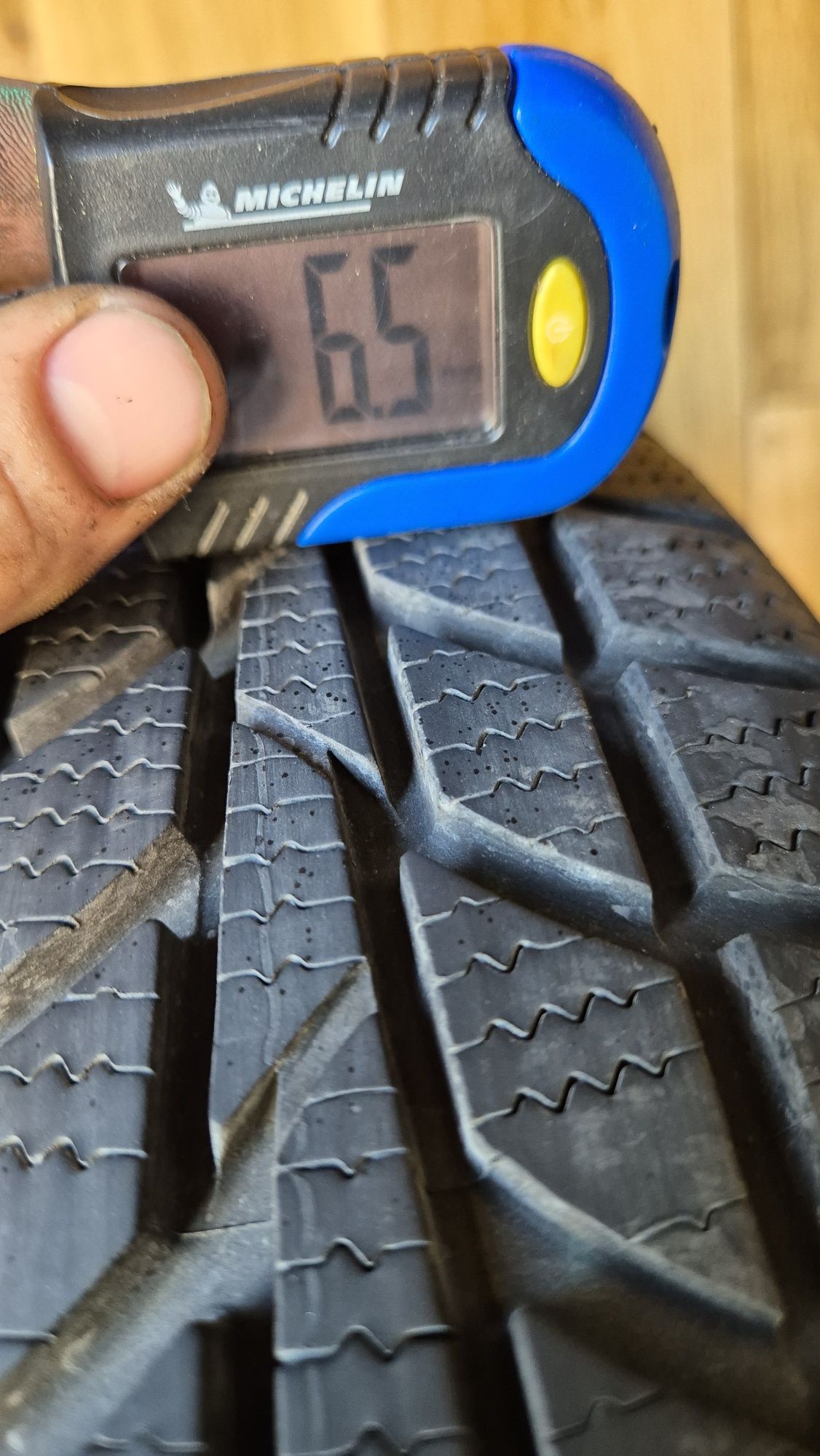 155/80/13 Hankook zima komplet 6,5mm 18r stan bdb