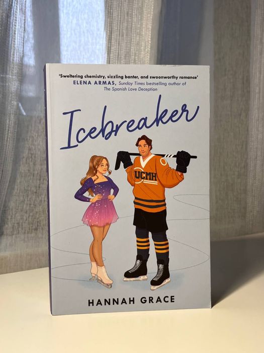Книга англійською «Icebreaker»