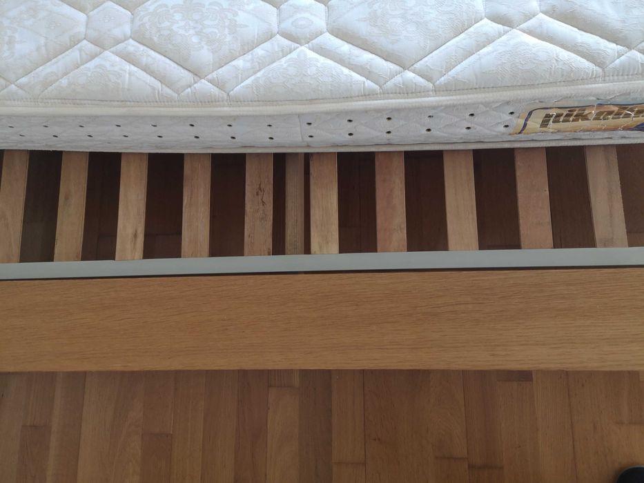 Cama area com colchão monobloc Pikolin