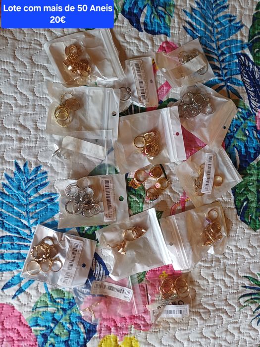 Lote com mais de 50 Anéis