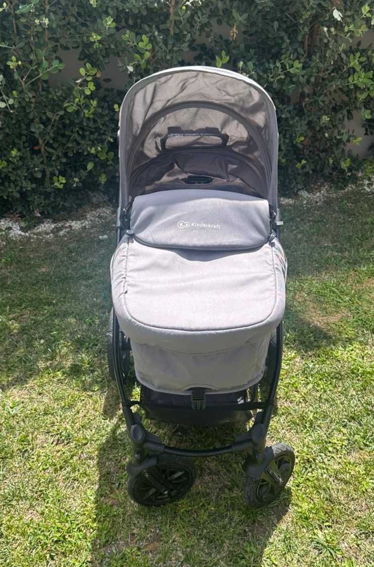 Carrinho de bebé trio