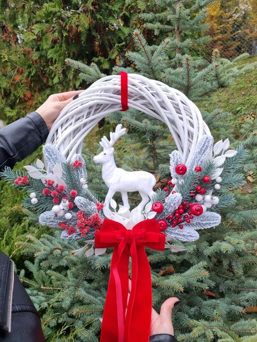 Новорічний вінок на двері з оленем Різдвяний зимовий вінок
