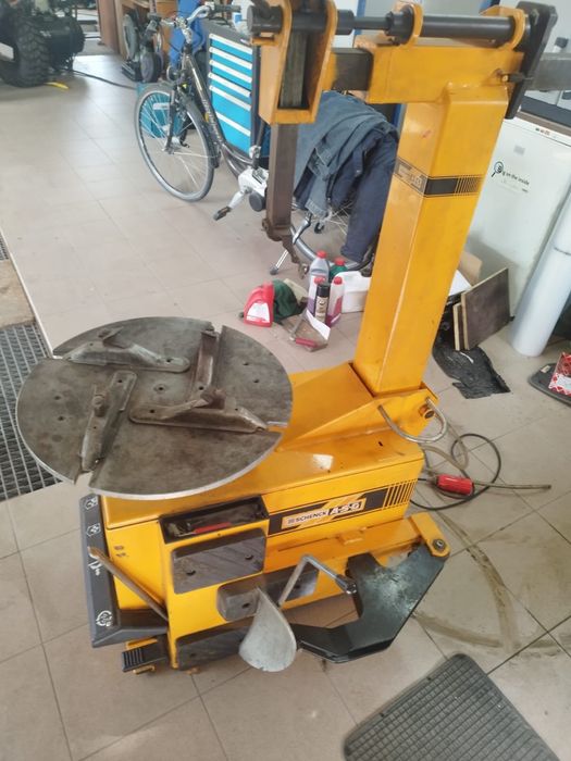 Montazownica do opon samochodowych