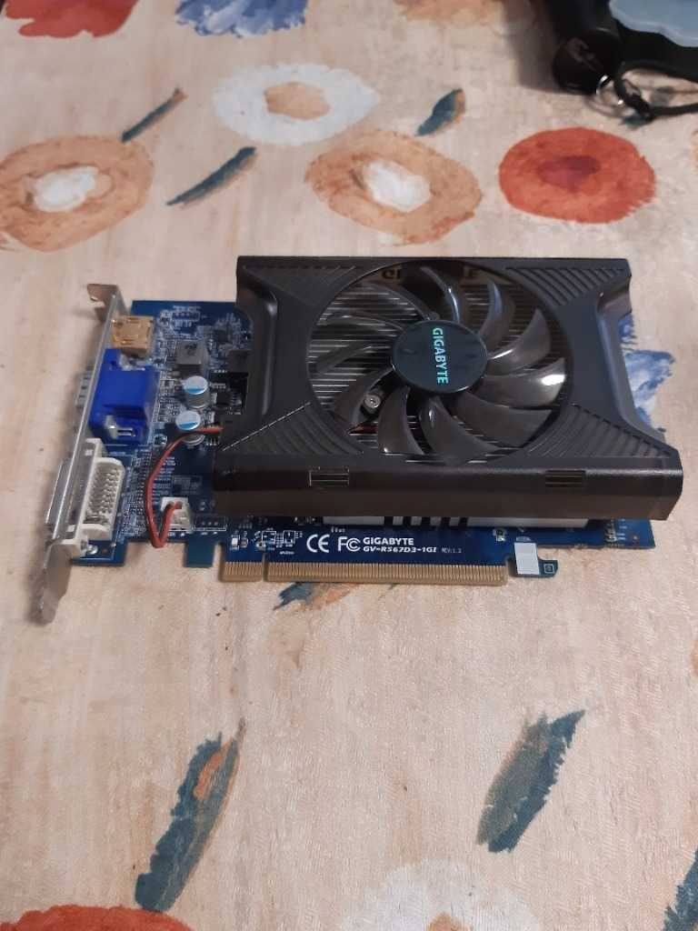 Radeon HD 5670 1GB DDR3 PCI Express 2.1 x 16 Video Card GV-R567D3-1GI.