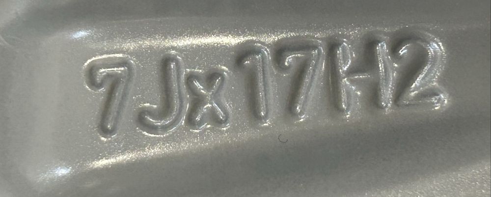 291 Felgi Aluminiowe Oryginał VW R 17 5x112 otwór 57,1 Bardzo Ładne