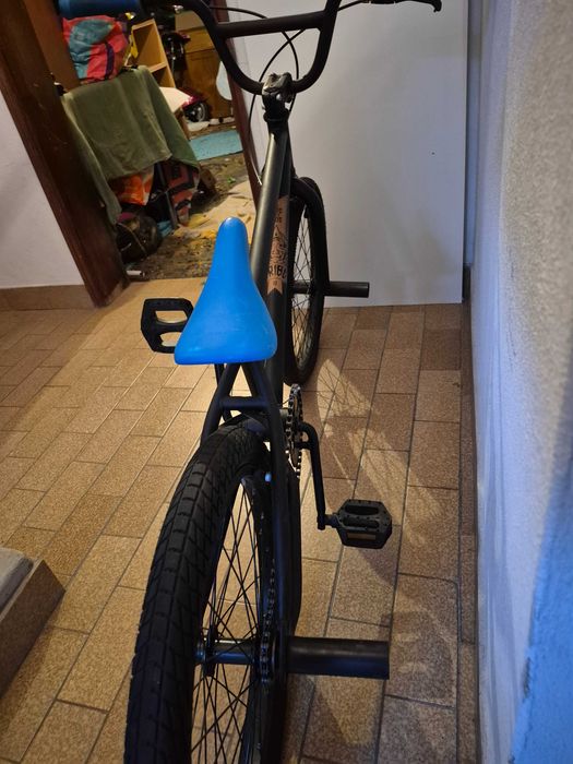 Bicicleta usada poucas vezes