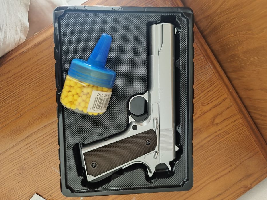 Pistola de airsoft