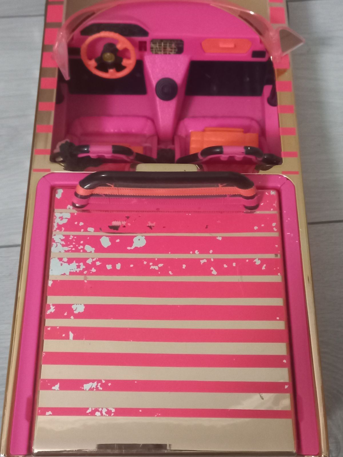 Auto Lol Supriste (Limuzyna z basenem)