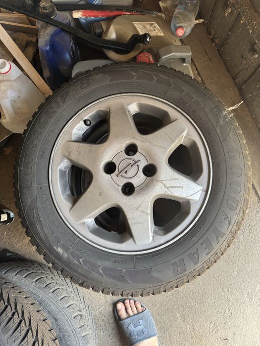 Диски Opel Astra G (4x100) з гумою
