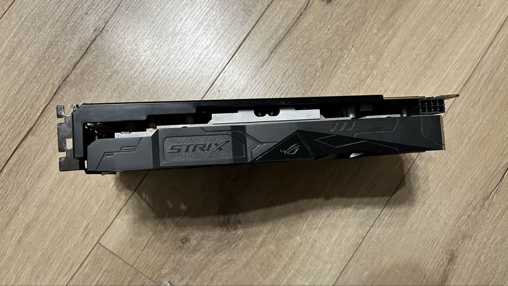 Sprzedam Asus ROG Strix Radeon RX 570 Gaming OC 4GB GDDR5