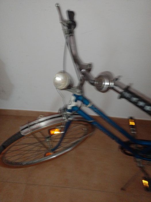 Bicicleta de marca ESCOHTE