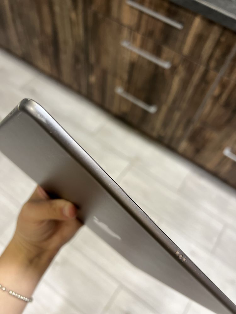 Пленшет iPad Pro (10,5 дюйма) 64 Gb Wi-Fi