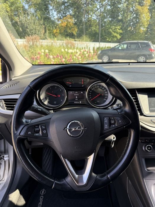 Хороше сімейне авто.