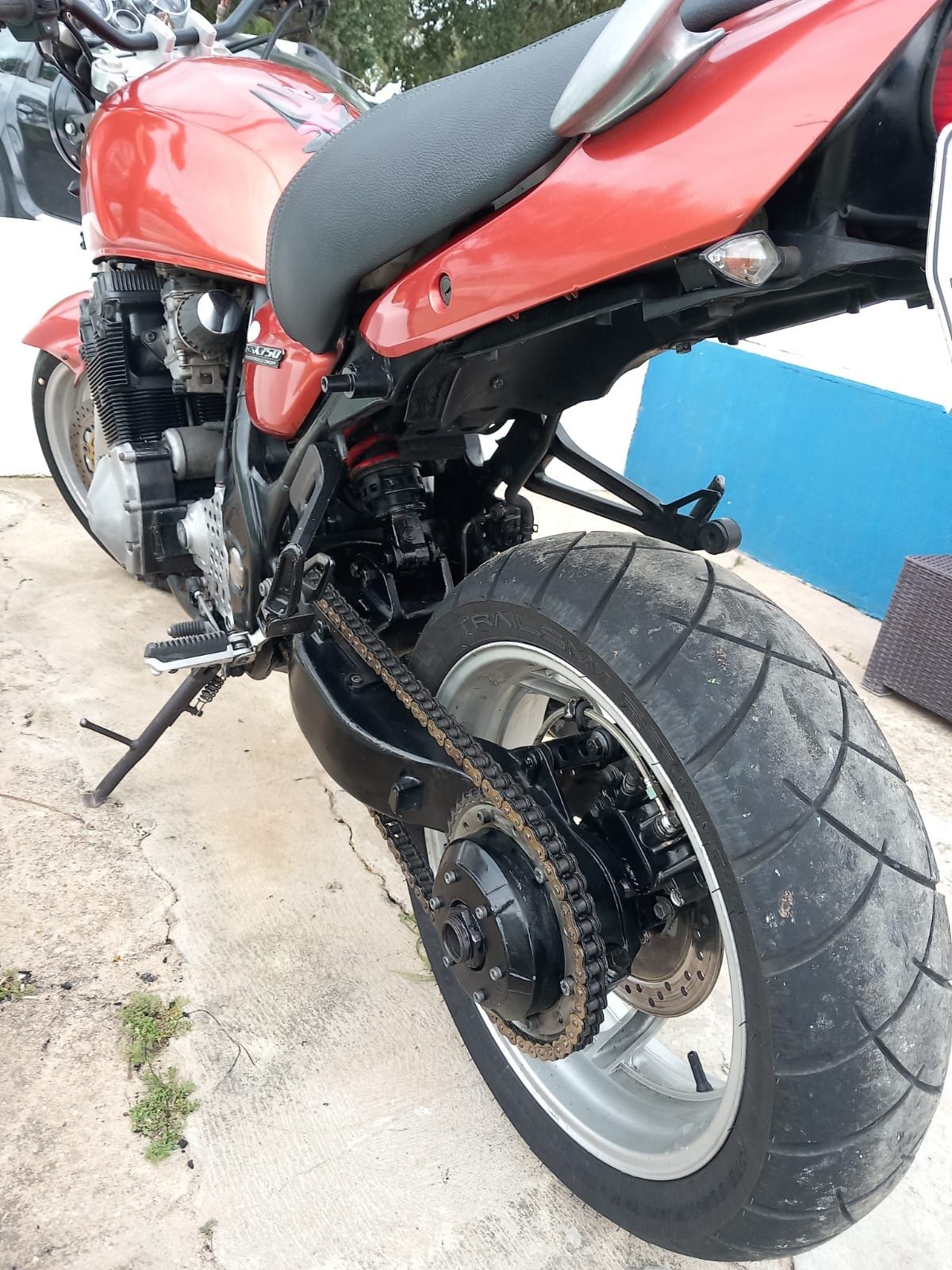 Mota Suzuki GSX 750