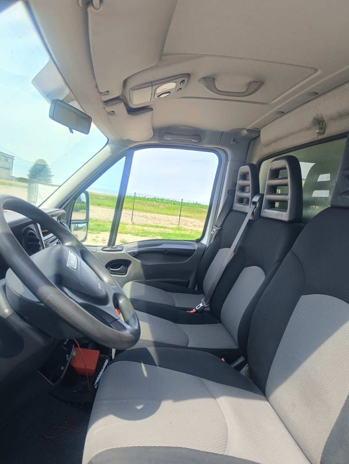 Iveco Daily 35s13 z windą 750 kg