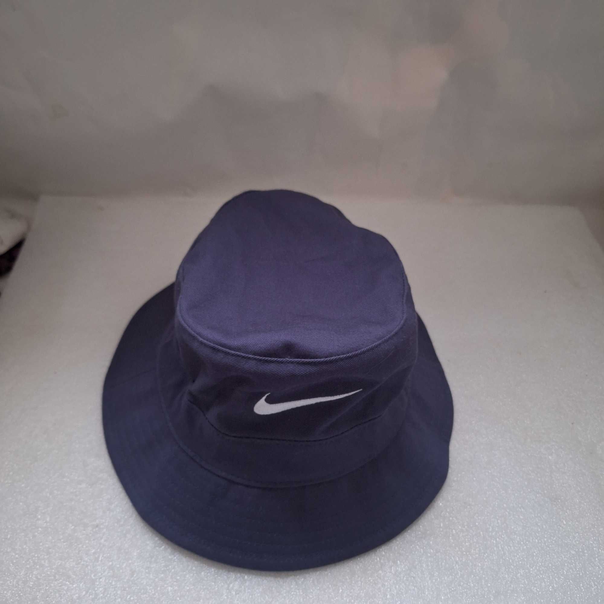 Czapka Nike Unisex Bucket Hat – Haftowane Logo–Granatowa – Używana