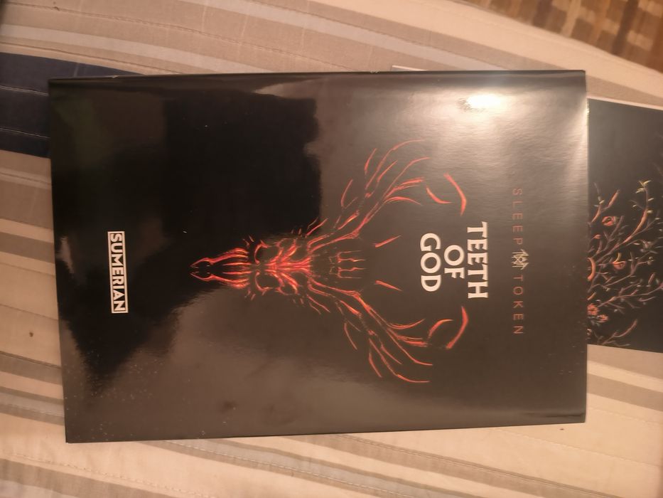 Livro Sleep token: teeth of God