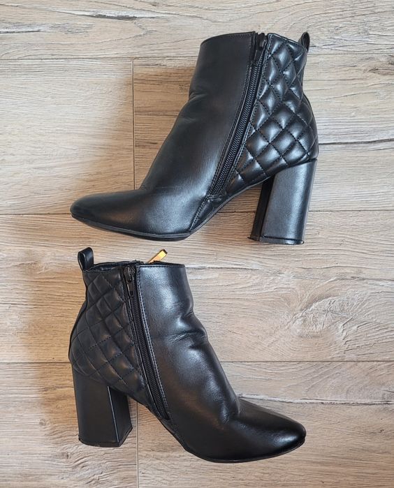 Czarne eleganckie botki roz.39