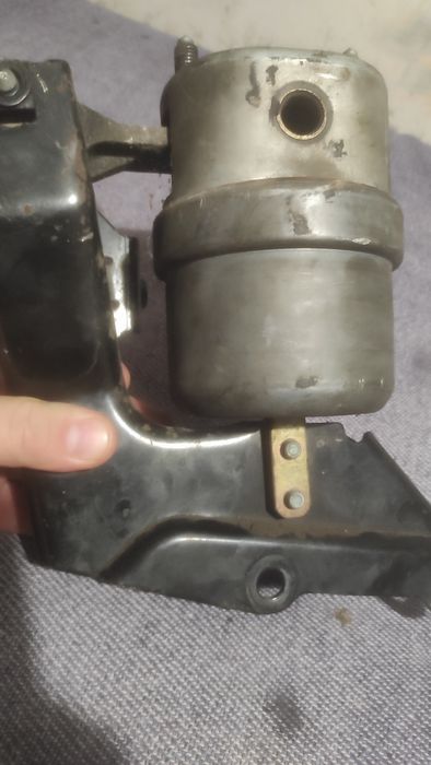 Подушка двигуна т4 гарний стан