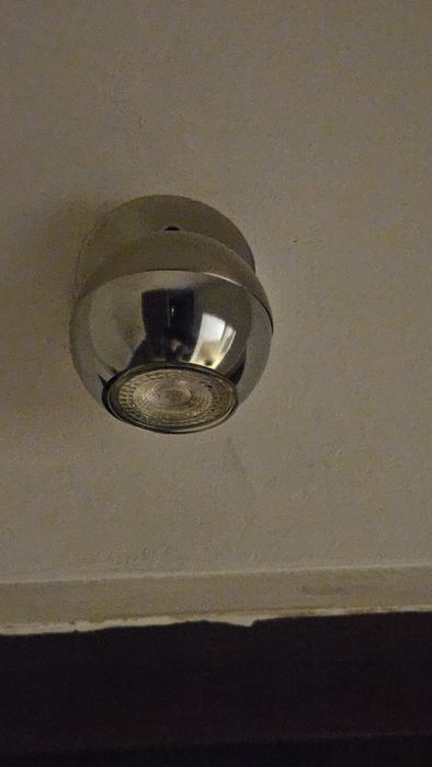 Lampka ledowa nad drzwi