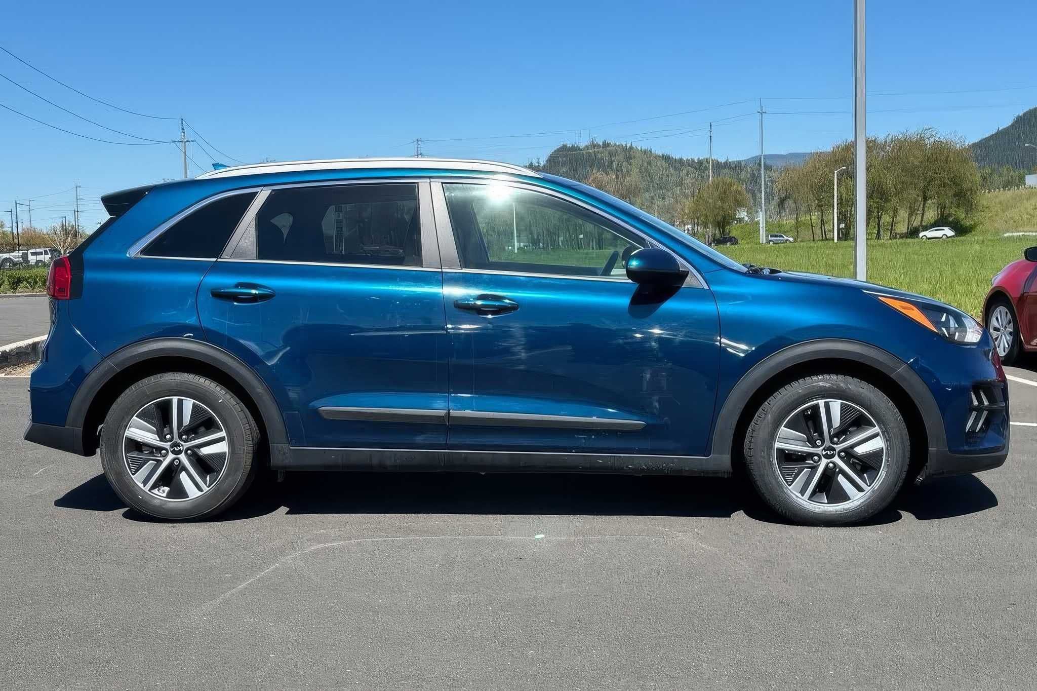 2022 Kia Niro LXS