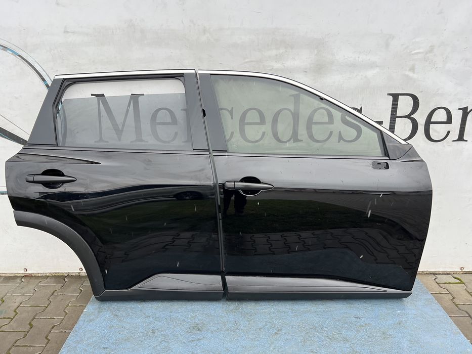 Двері дверка дверь чорні t33 rogue рог x trail 20-25р запчастини