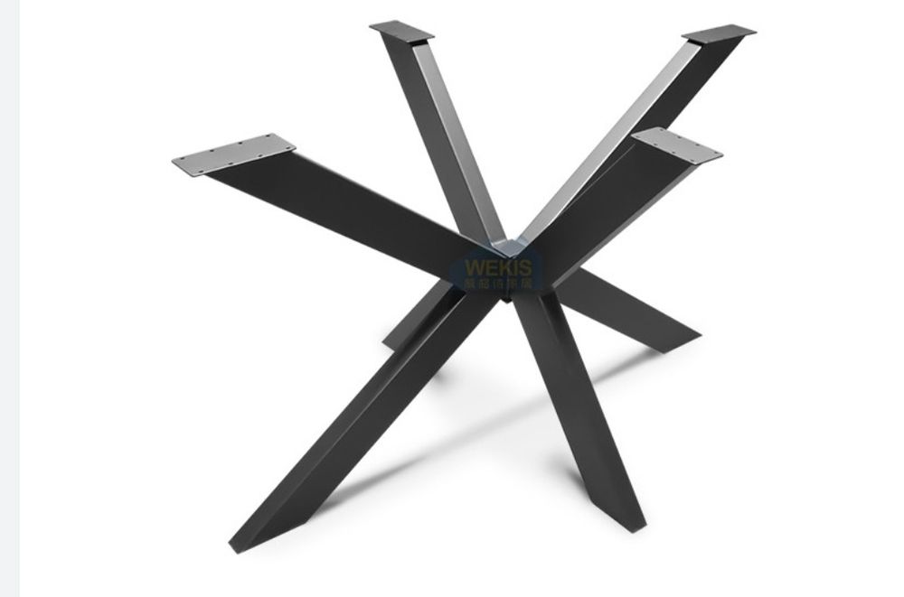 Mobiliário e decoração em metal