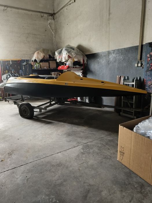 Lancha vintage 1982 tem 4.36 mts + Atrelado modelo único não paga IUC