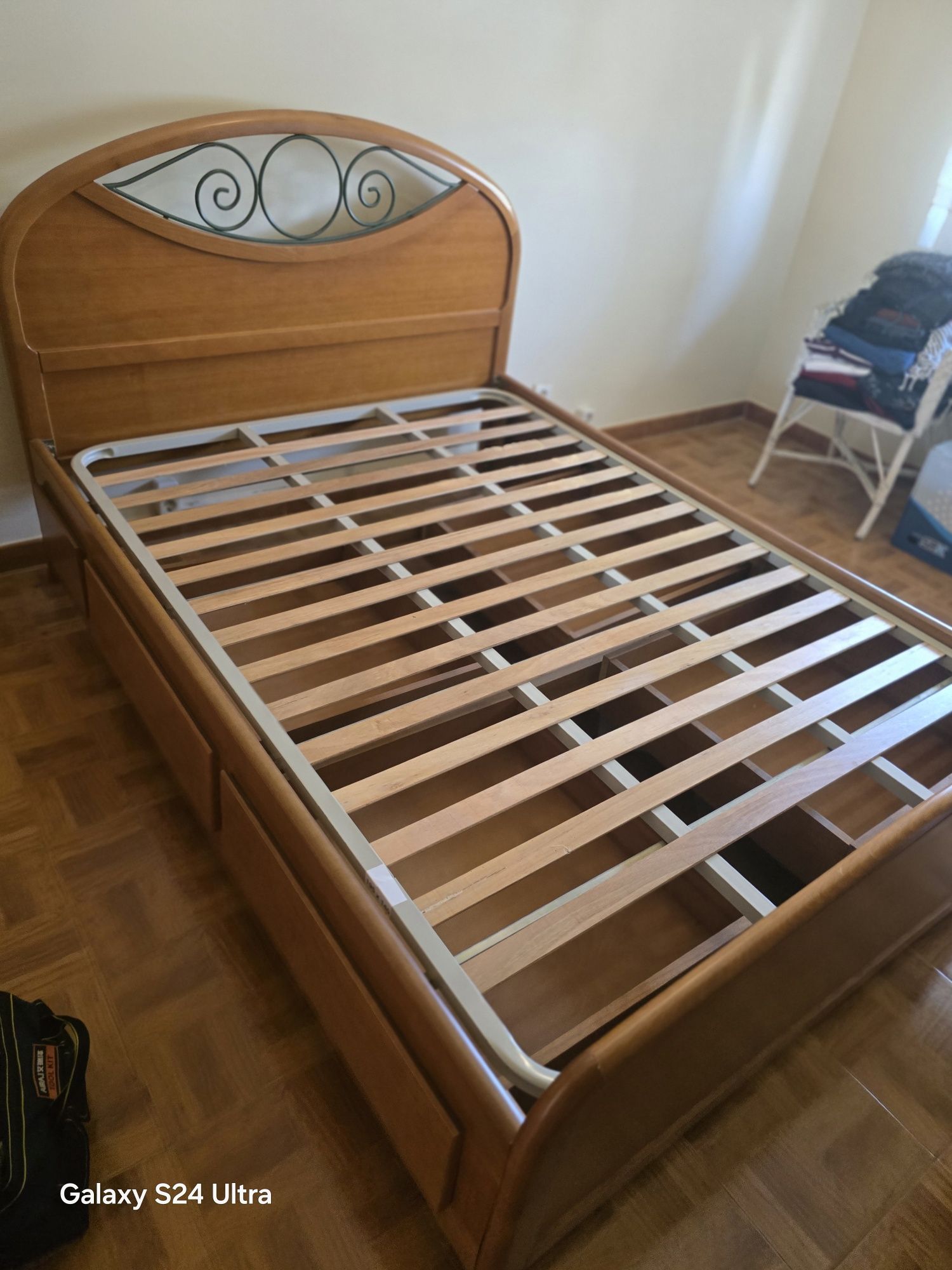 Cama  casal  140/195