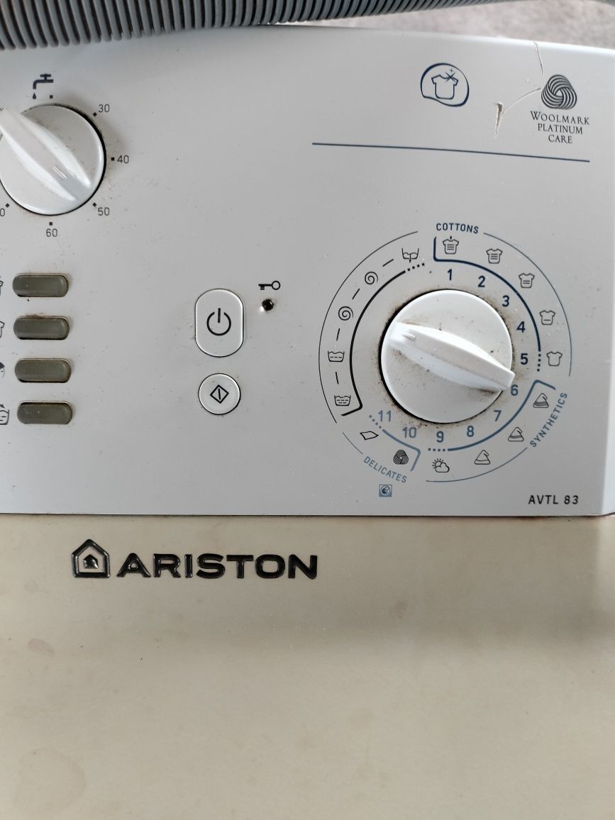 Пральна машинка Ariston AVTL83(EU)