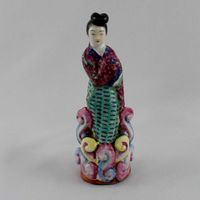 Deusa / Guanyin porcelana da China, período República