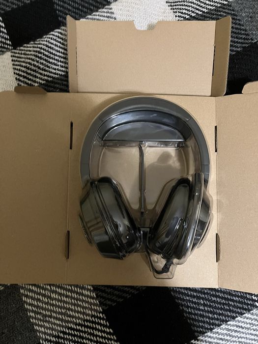 Продам навушники Razer