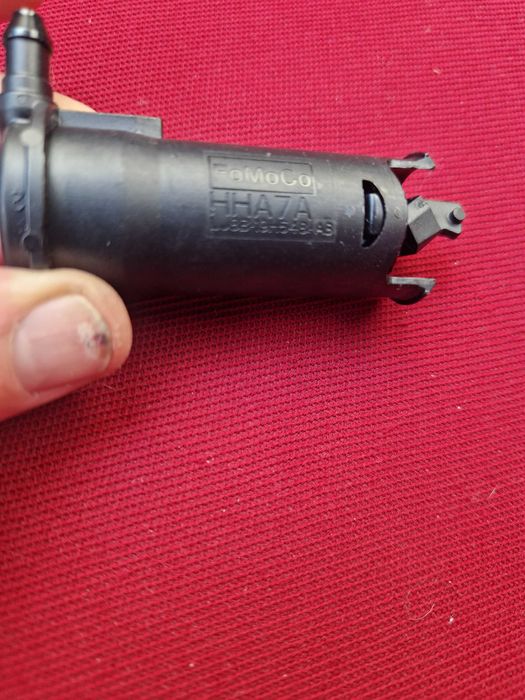 Форсунка омивача камери Ford Mustang MachE