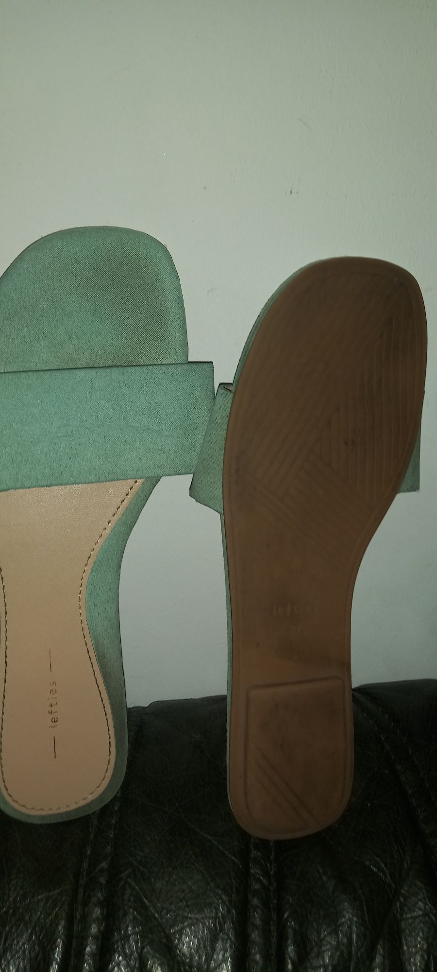 Sapatos n36 cada par