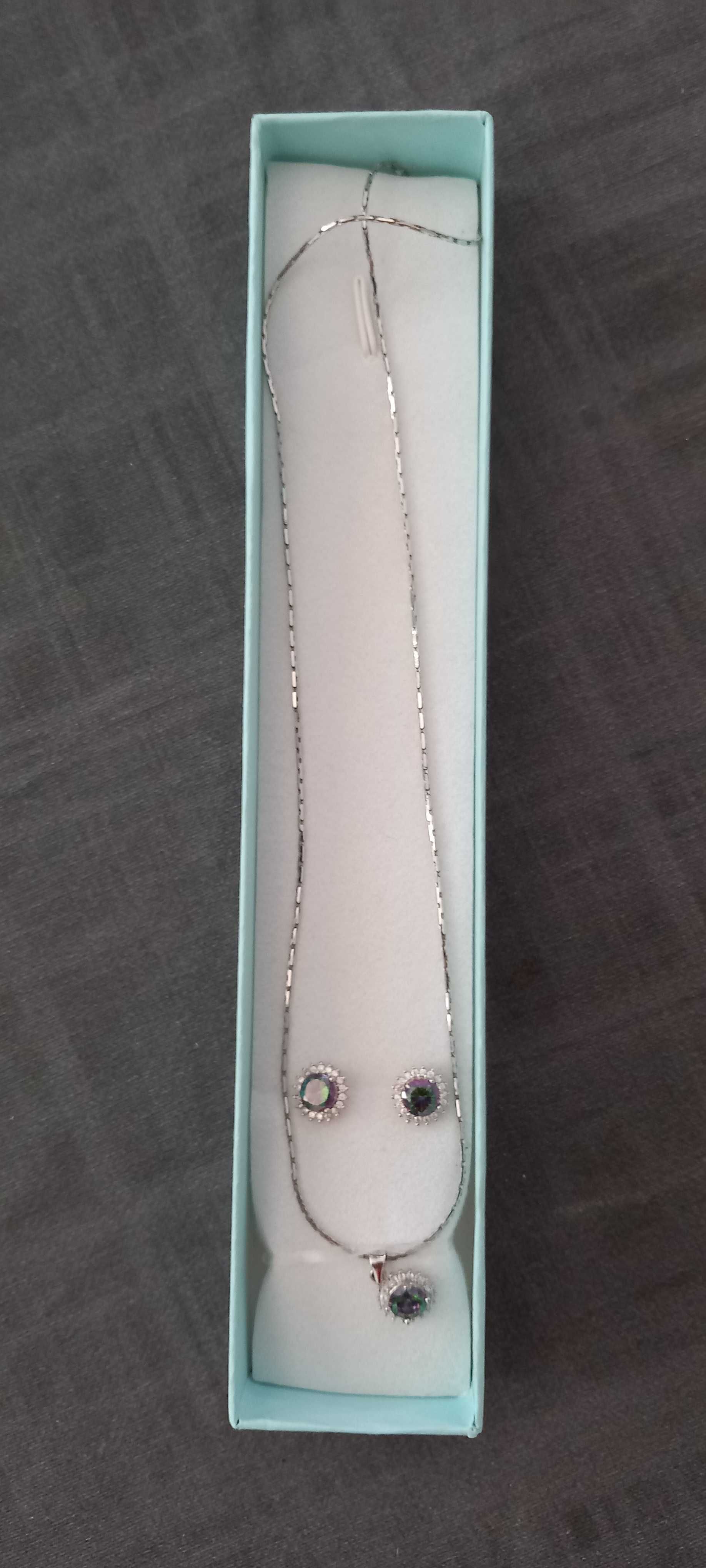 Lindo conjunto colar e brincos metal e brilhantes novo