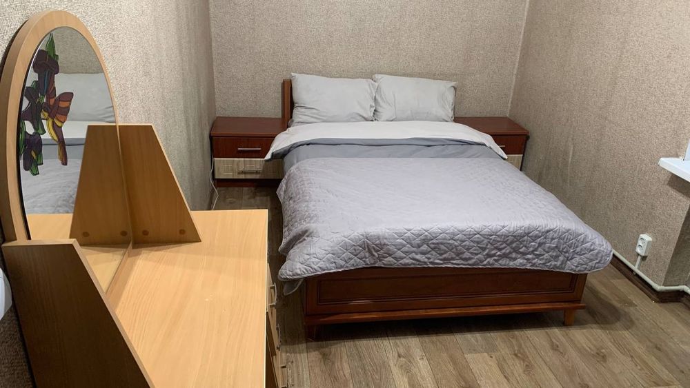 Здається подобово двокімнатна квартира в центрі м. Марганець